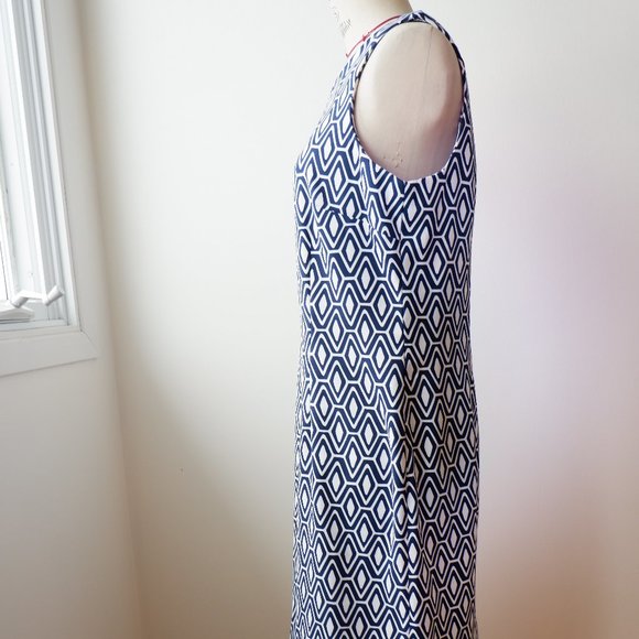 Geometrical Pattern Sheath Dress - Picture 2 of 9